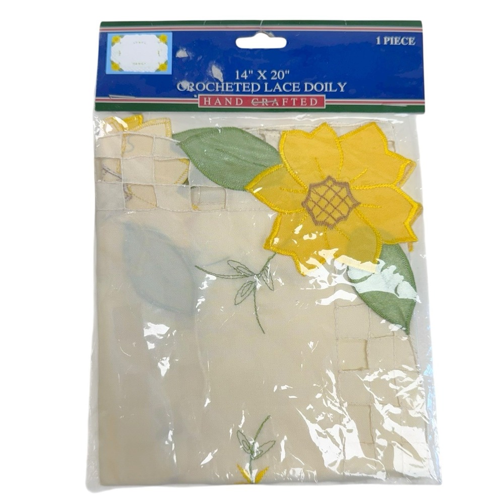 Vintage Hand Crafted Crocheted Lace Doily Sunflower White/Yellow 14" X 20" NIP